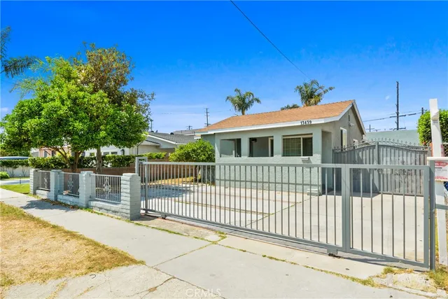 $3,900 | 13439 Roselle Avenue, Hawthorne, CA 90250