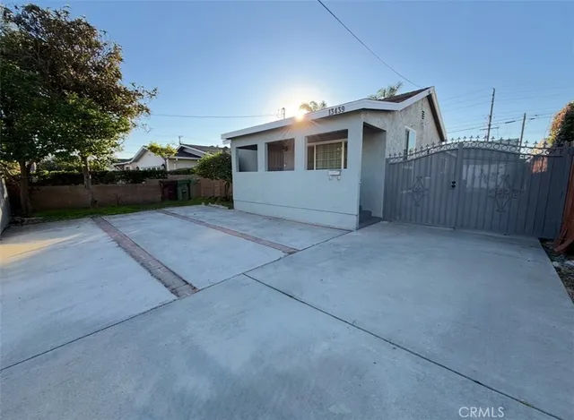 $3,900 | 13439 Roselle Avenue, Hawthorne, CA 90250