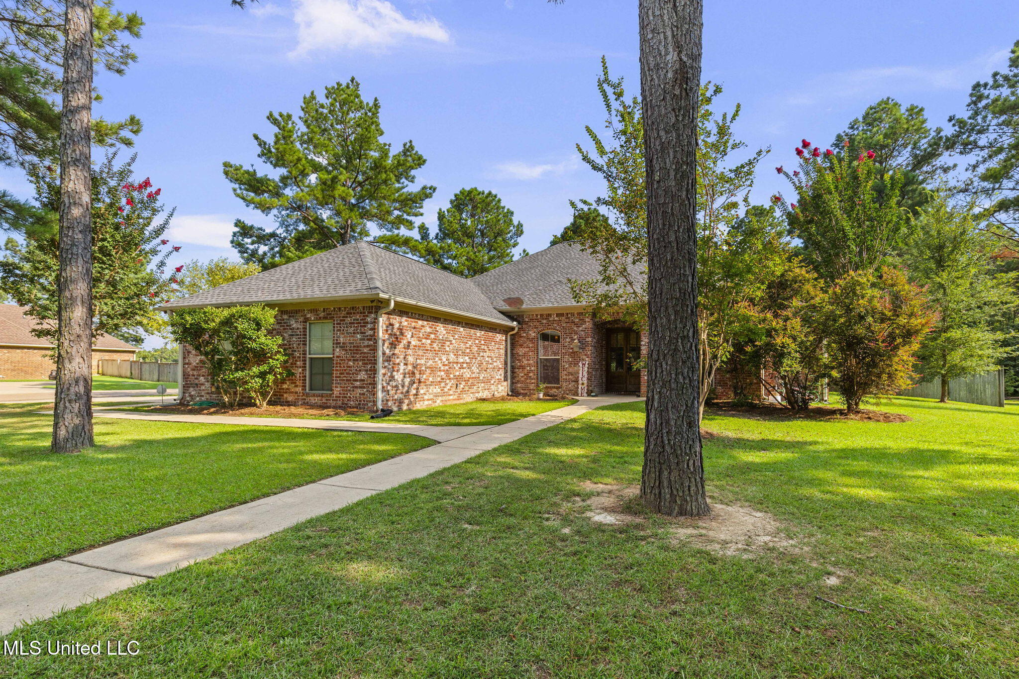 301 Kitty Hawk Circle Brandon, MS 39047 - Photo 4 of 71 2-web-or-mls-301 Kitty Hawk-2
