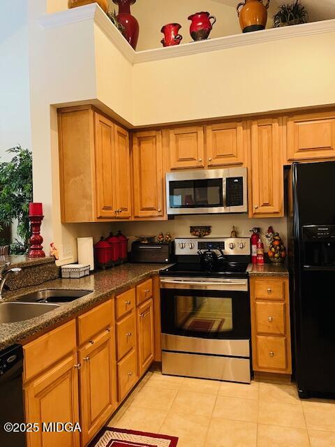 1402 Cottage Hill Drive Macon, GA 31210 - Photo 13 of 27 a kitchen with granite countertop a sink stainless steel appliances and cabinets