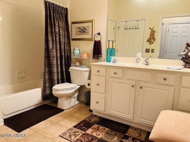 1402 Cottage Hill Drive Macon, GA 31210 - Photo 20 of 27 a spacious bathroom with a toilet a sink and a mirror
