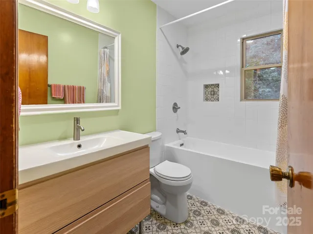 $650,000 | 151 Heatherly Heights Road, Saluda, NC 28773