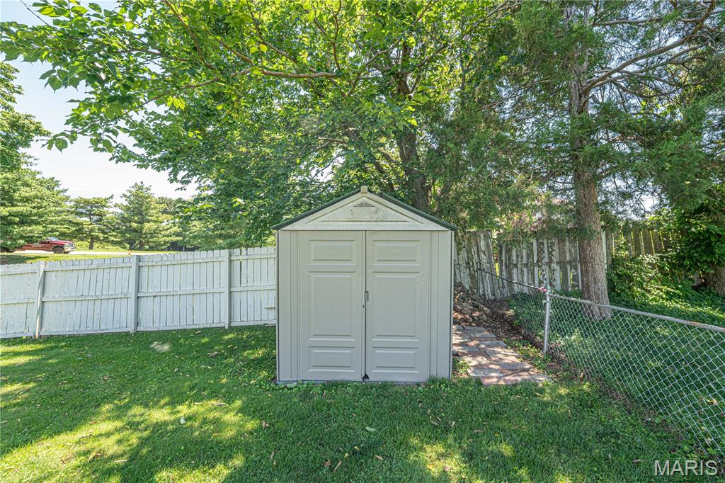 11100 Patsy Drive St. Louis, MO 63123 - Photo 25 of 31