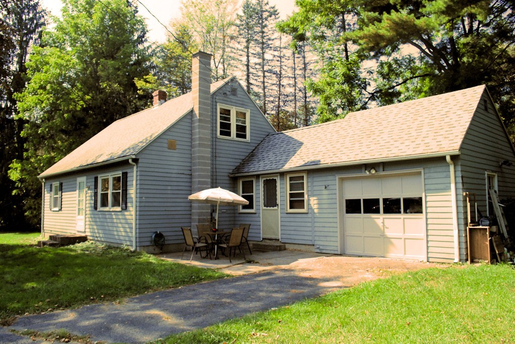 41 East Hadley Road Amherst, MA 01002 - Photo 1 of 19 Gallery Image 1
