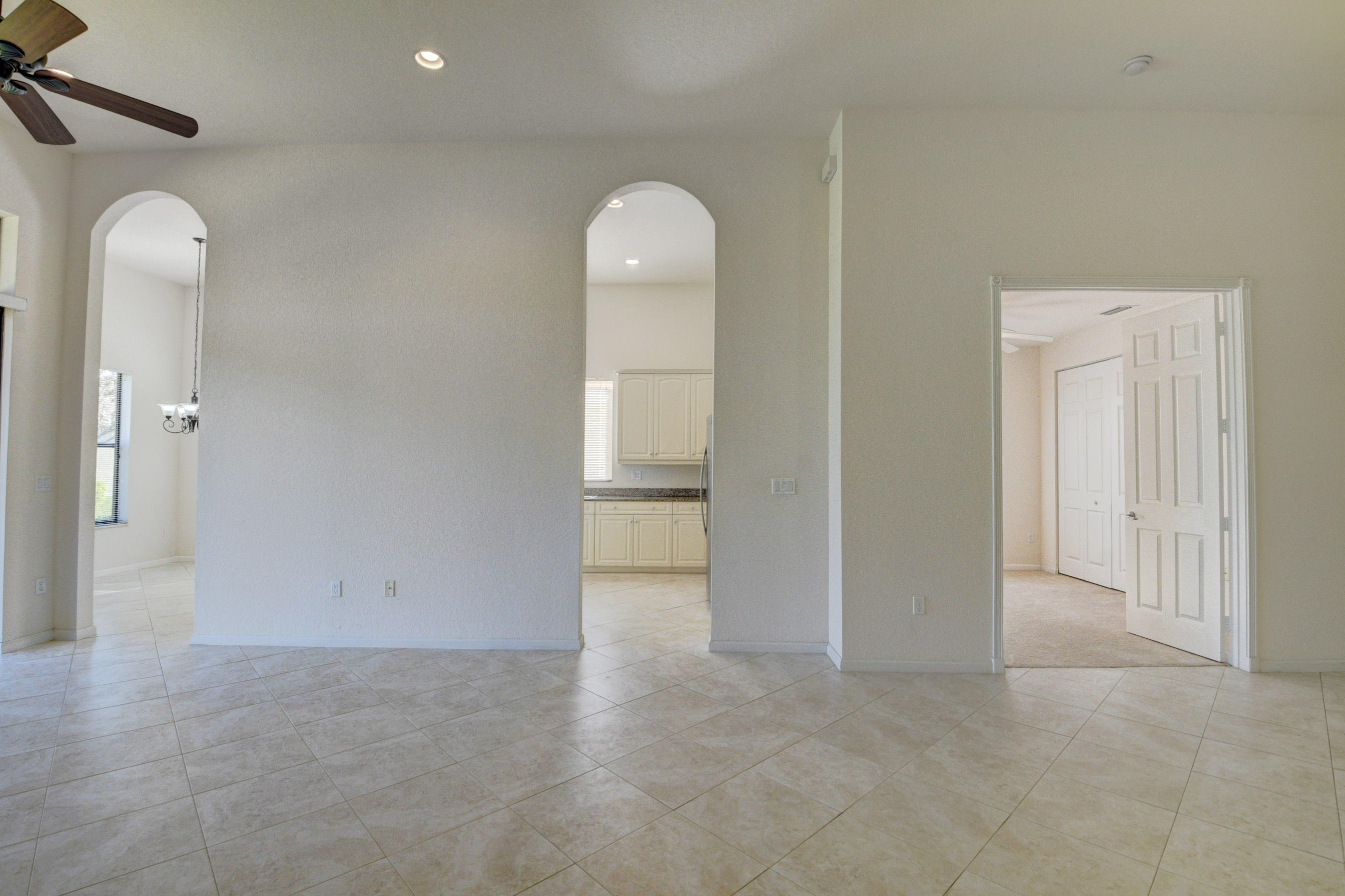 9583 Isles Cay Drive Delray Beach, FL 33446 - Photo 20 of 47 Living Room