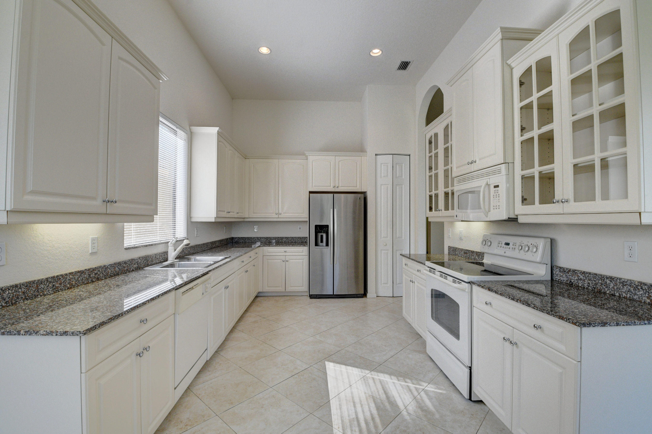 9583 Isles Cay Drive Delray Beach, FL 33446 - Photo 5 of 47 Kitchen