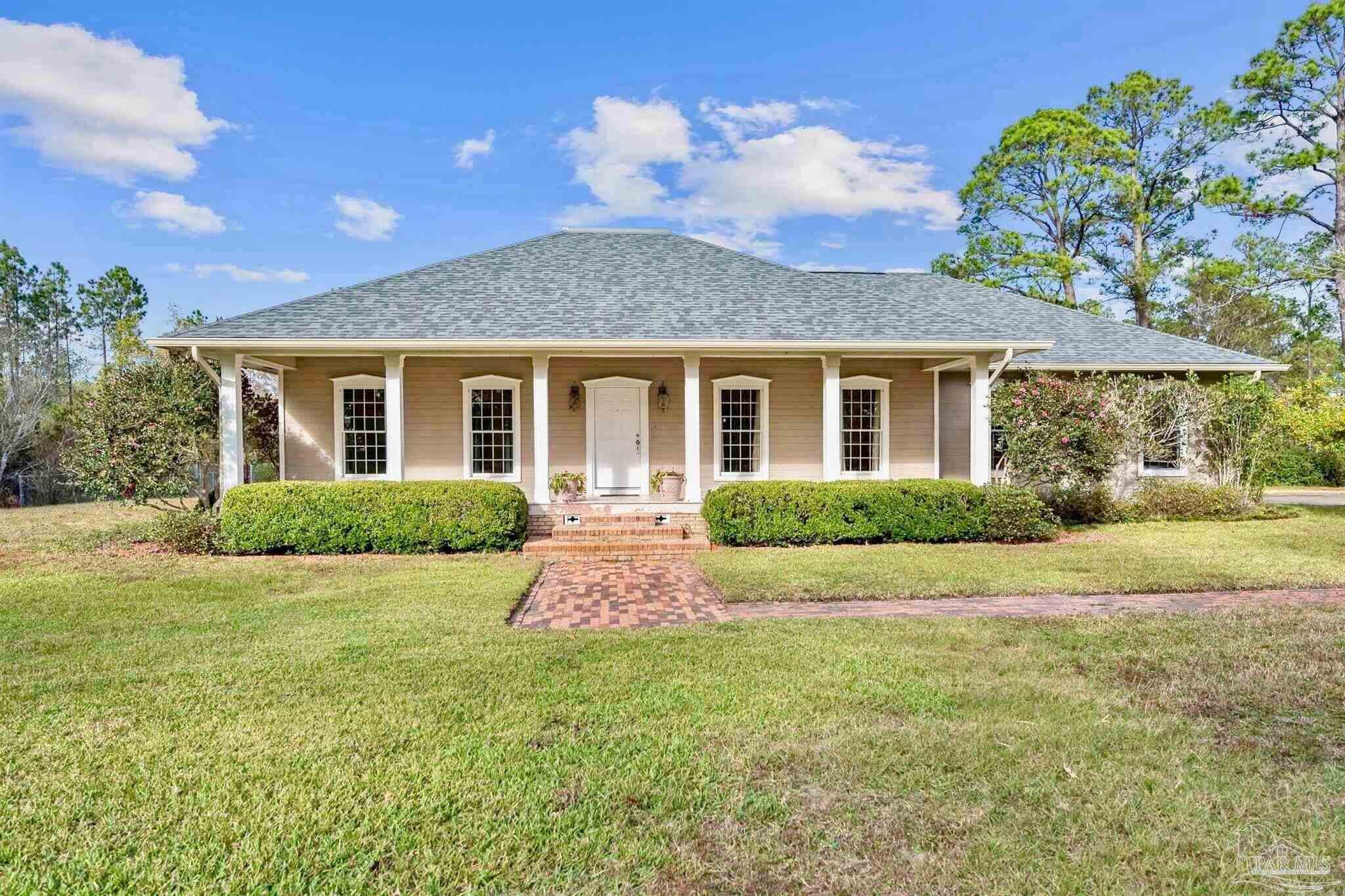 3075 Robinson Point Road Milton, FL 32583 - Photo 1 of 34