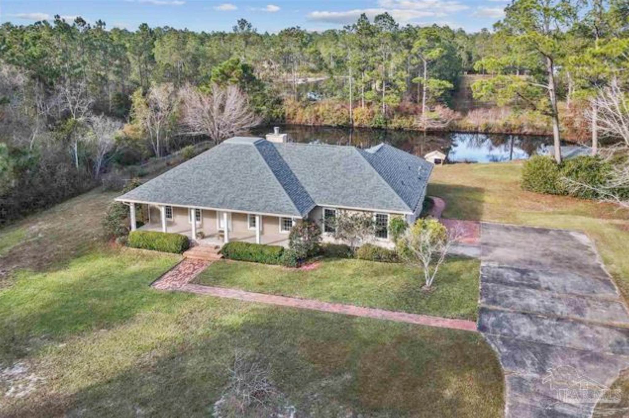 3075 Robinson Point Road Milton, FL 32583 - Photo 2 of 34