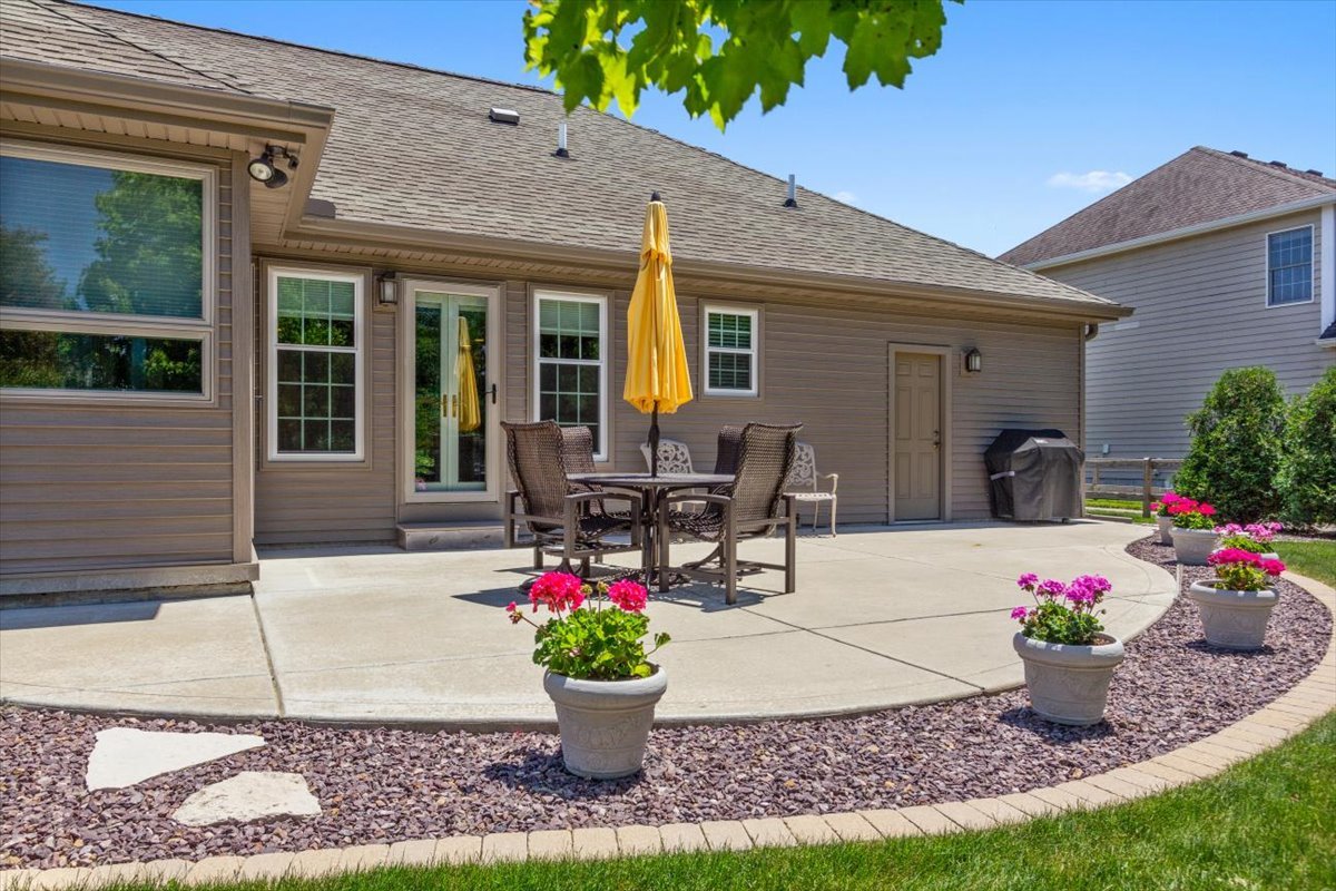 22 Barley Circle Bloomington, IL 61704 - Photo 28 of 30 a front view of a house with a yard