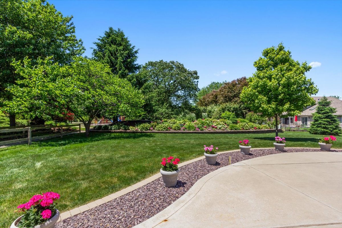 22 Barley Circle Bloomington, IL 61704 - Photo 4 of 30