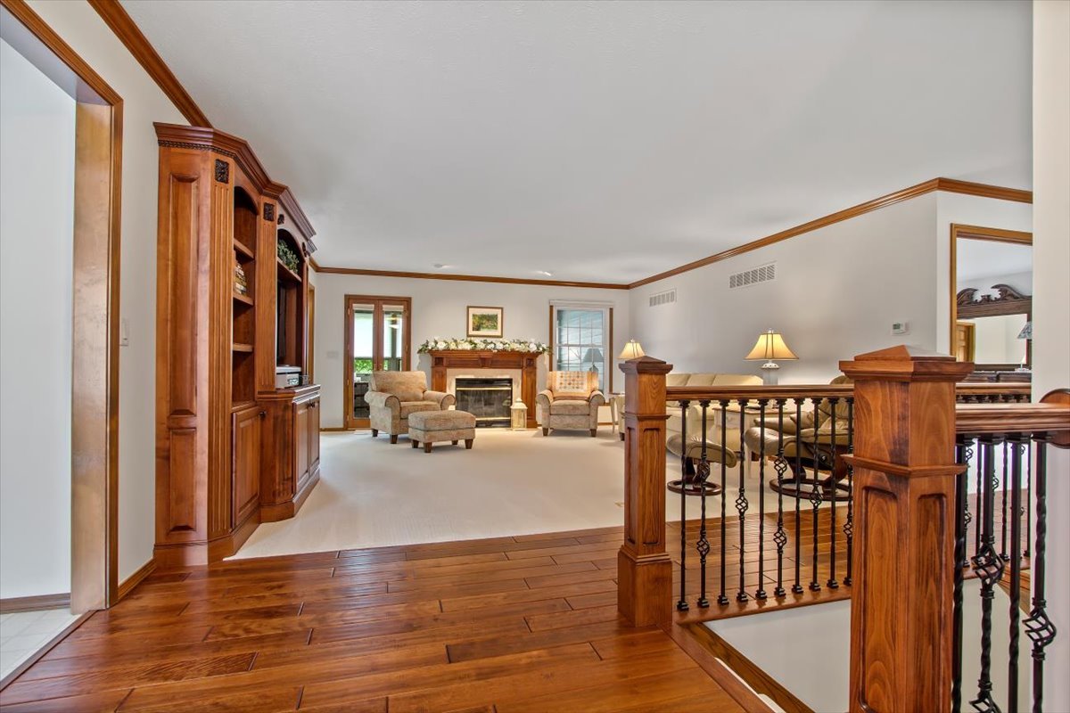 22 Barley Circle Bloomington, IL 61704 - Photo 8 of 30 a view of living room and furniture