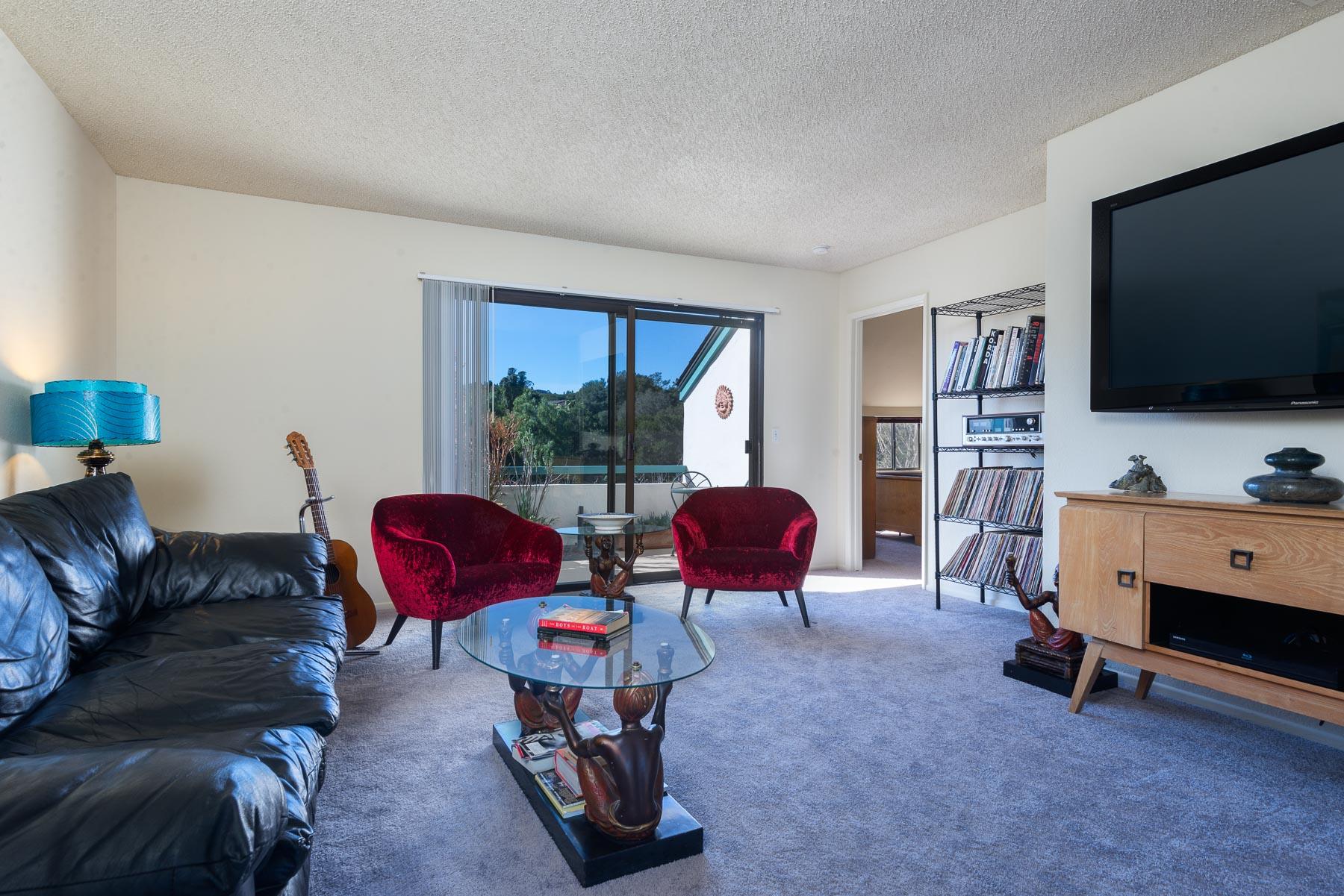 3570 Modoc Road, Unit 15 Santa Barbara, CA 93105 - Photo 3 of 9 LivingRoom