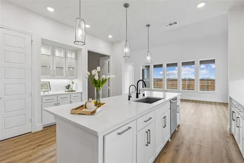 $639,900 | 1729 Boxwood Row Drive, Aubrey, TX 76227