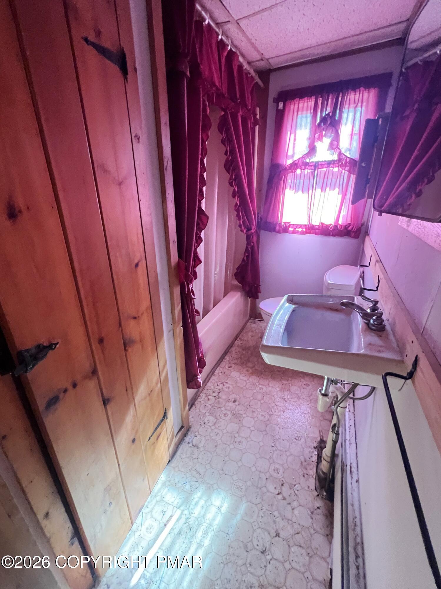 1214 Sugar Mountain Road West Bushkill, PA 18324 - Photo 6 of 9