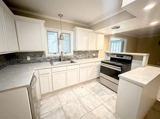 $195,000 | 4438 West Edgar Avenue, Orange, TX 77630