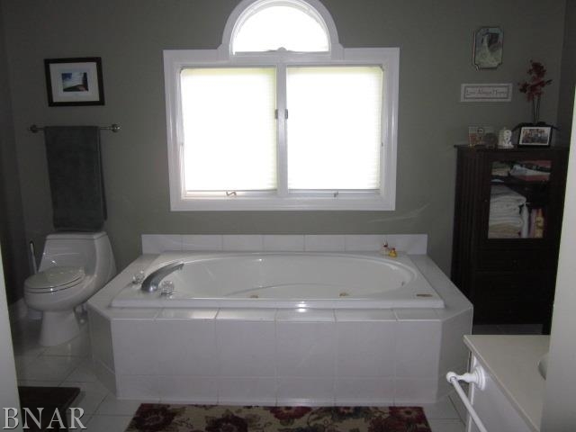 13894 Deer Ridge Road Bloomington, IL 61705 - Photo 10 of 30