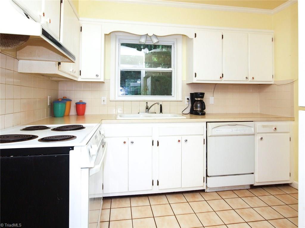 3211 Polo Road Winston-Salem, NC 27106 - Photo 12 of 27 Kitchen