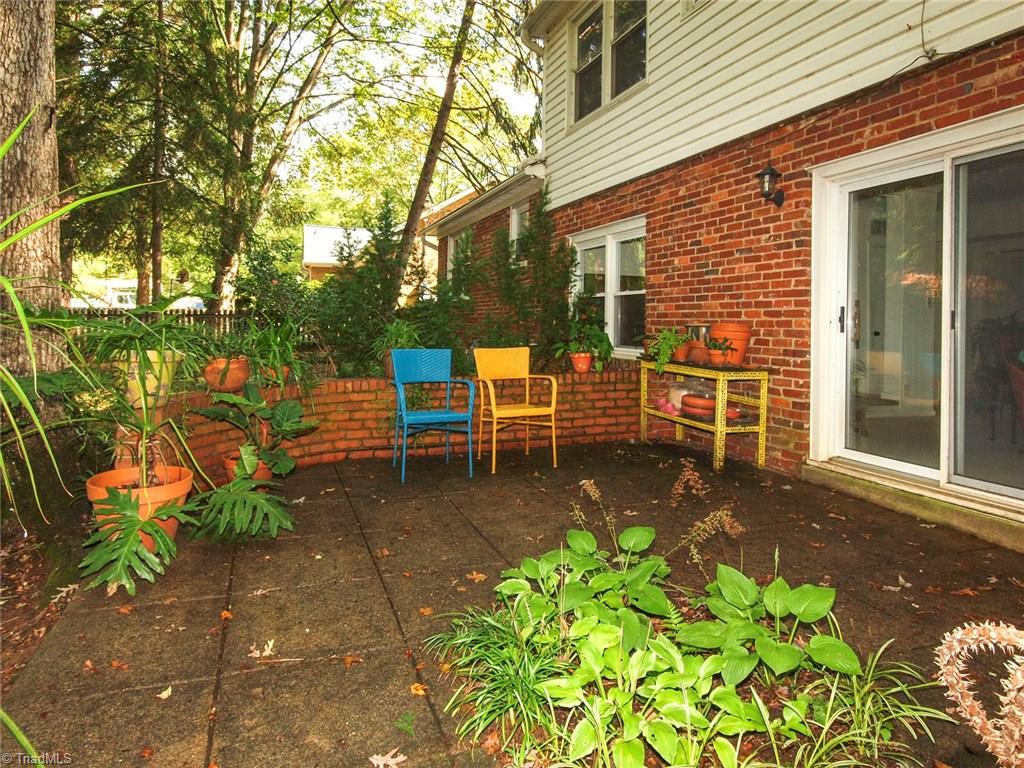 3211 Polo Road Winston-Salem, NC 27106 - Photo 22 of 27 Shaded Back Deck