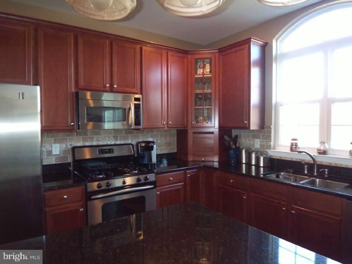 272 Jennings Way Mickleton, NJ 08056 - Photo 8 of 23 Kitchen