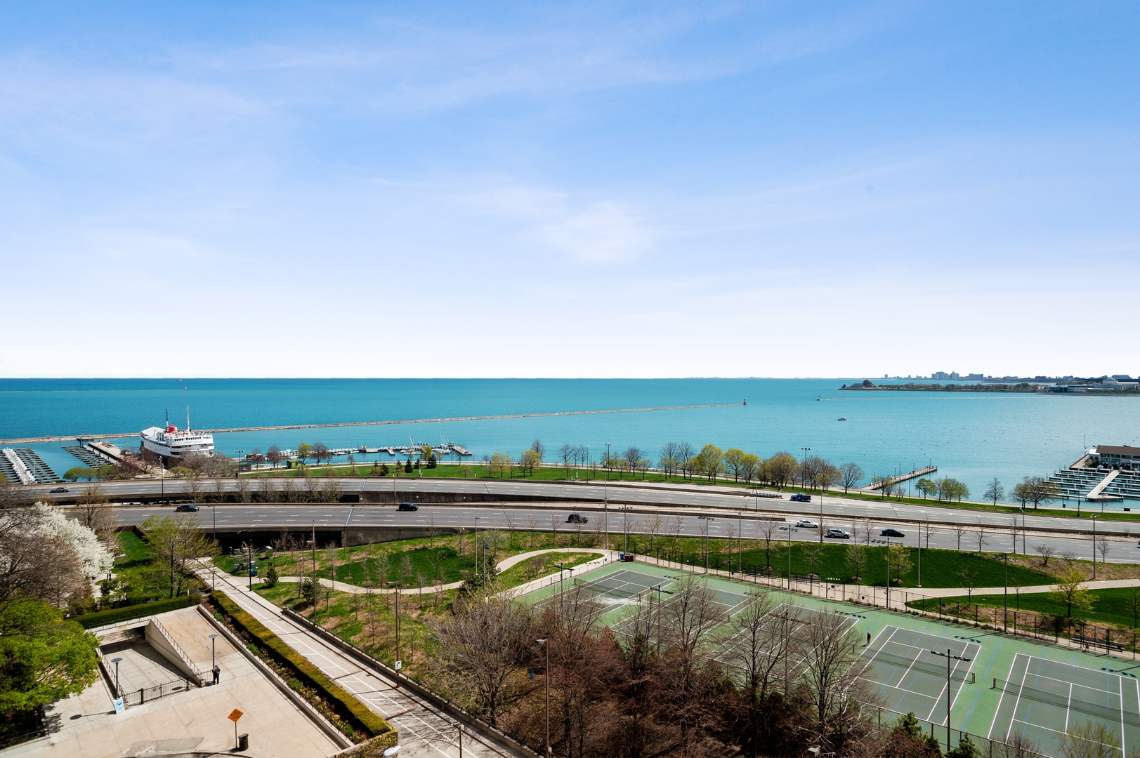 400 East Randolph Street, Unit 1403 Chicago, IL 60601 - Photo 17 of 17 a view of an ocean from a balcony