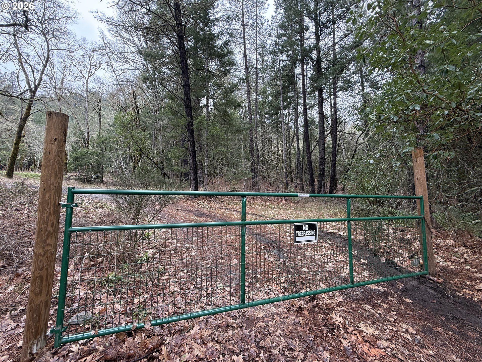 907 Riverbanks Road Grants Pass, OR 97527 - Photo 4 of 4 a view of a fence