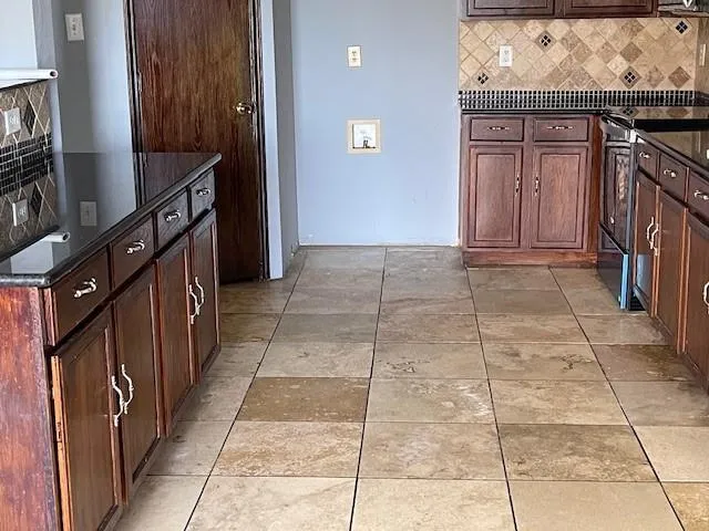 a view of a entryway door of the house