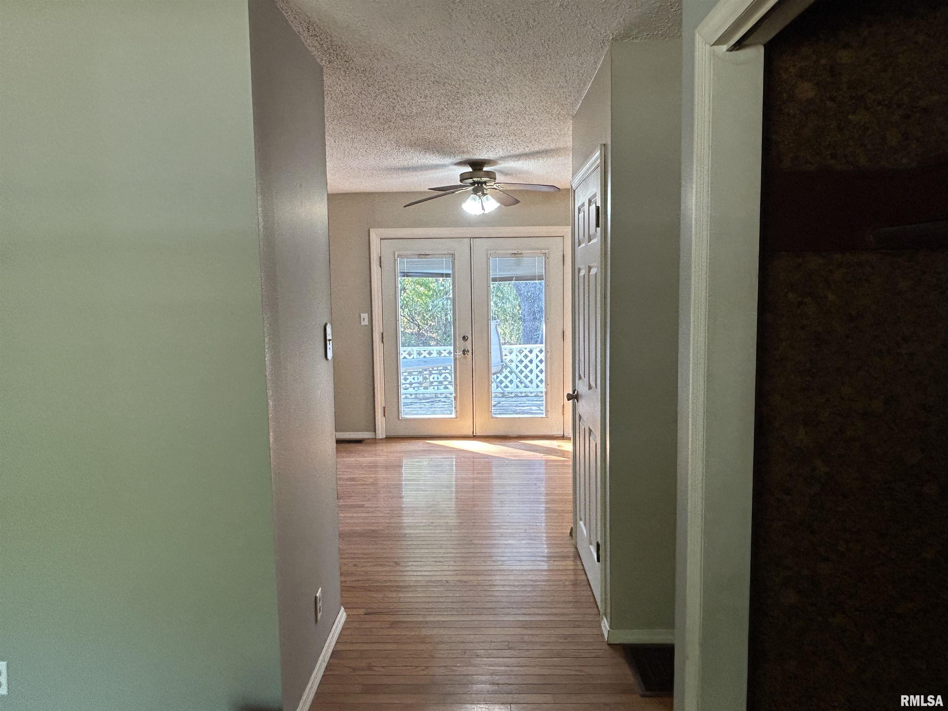 744 Cardinal Road Carbondale, IL 62901 - Photo 11 of 38