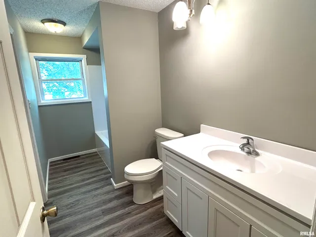 $189,500 | 744 Cardinal Road, Carbondale, IL 62901