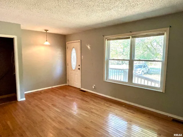 $189,500 | 744 Cardinal Road, Carbondale, IL 62901