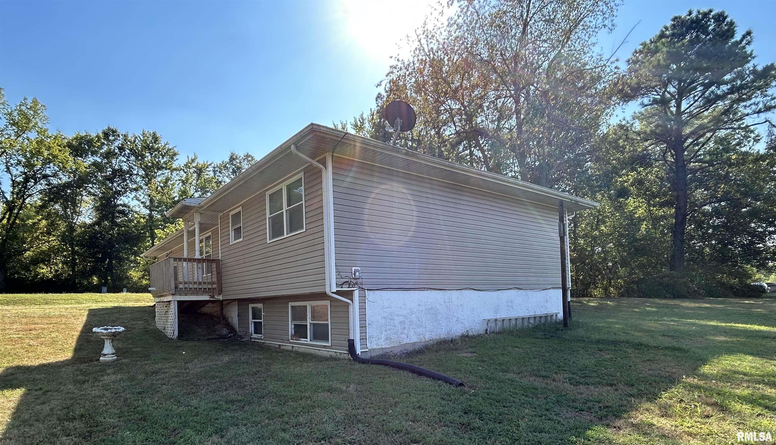 744 Cardinal Road Carbondale, IL 62901 - Photo 33 of 38