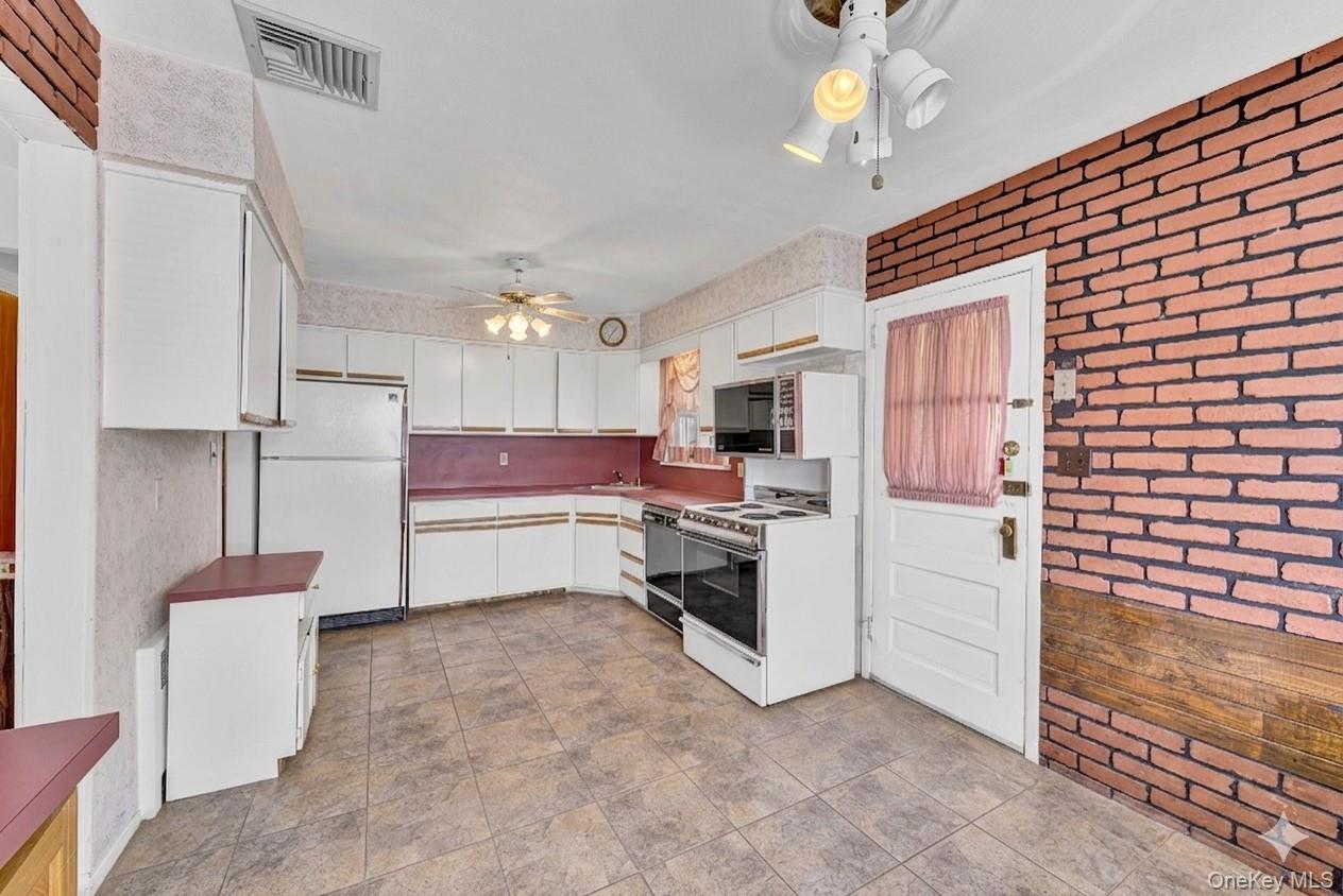 51 Virginia Street Valley Stream, NY 11580 - Photo 25 of 29