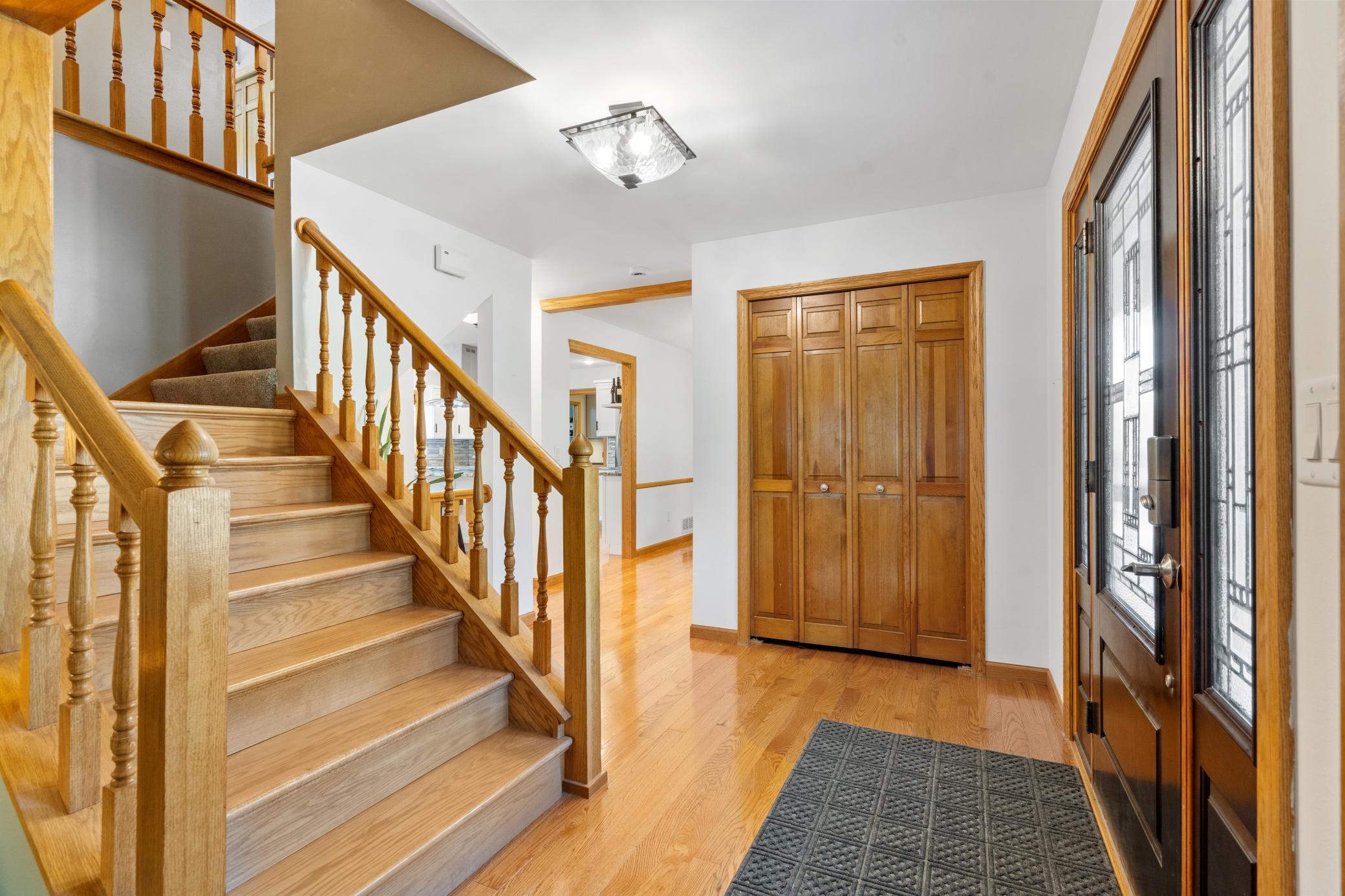 9882 Purgatory Road Eden Prairie, MN 55347 - Photo 4 of 32