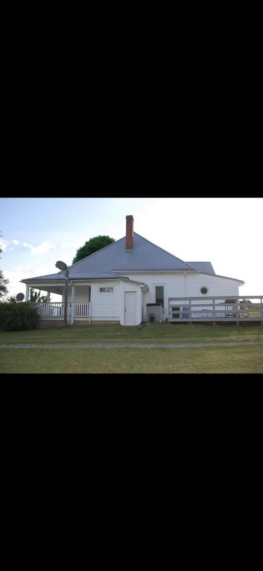 132 Hyatt Road Jonesville, VA 24263 - Photo 3 of 29 received_560232338626608