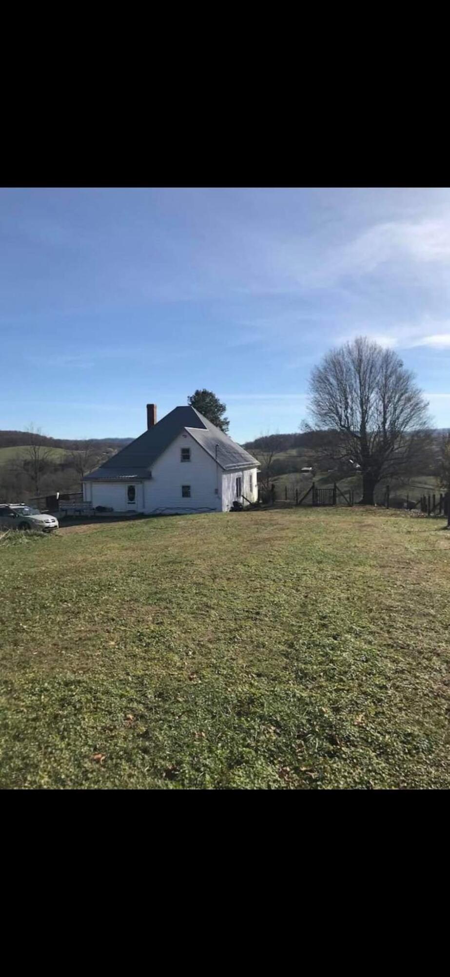 132 Hyatt Road Jonesville, VA 24263 - Photo 5 of 29 received_1721114771412948