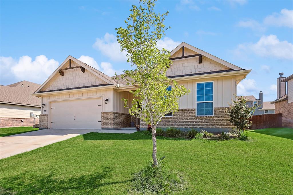 808 Feather Edge Drive Springtown, TX 76082 - Photo 3 of 40