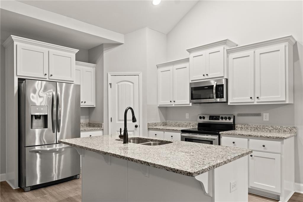 65 Academy Street Pendergrass, GA 30567 - Photo 6 of 38