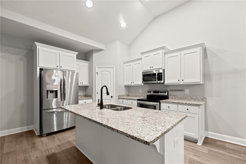 65 Academy Street Pendergrass, GA 30567 - Photo 7 of 38