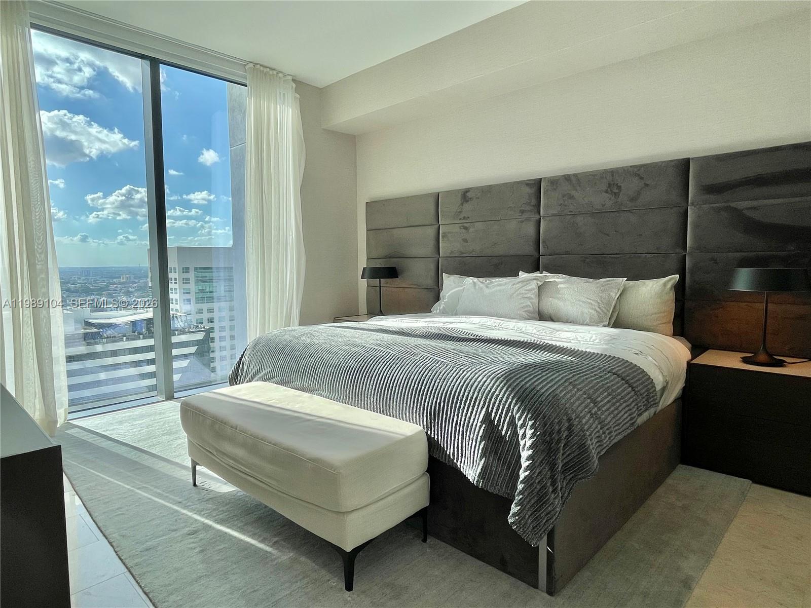 88 Southwest 7th Street, Unit 2404 Miami, FL 33130 - Photo 5 of 20