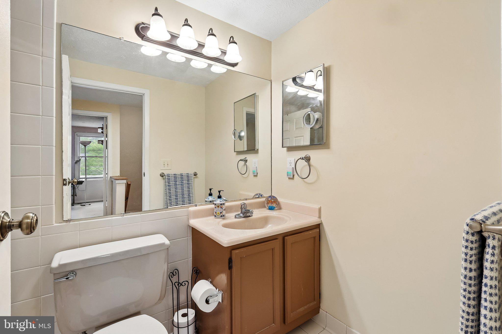 10103 Trinity Lane Manassas, VA 20110 - Photo 21 of 36 upstairs bathroom
