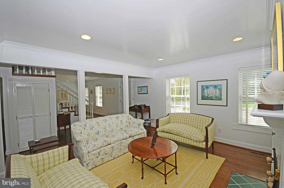 8855 Kemp Road Easton, MD 21601 - Photo 15 of 28 Living Room