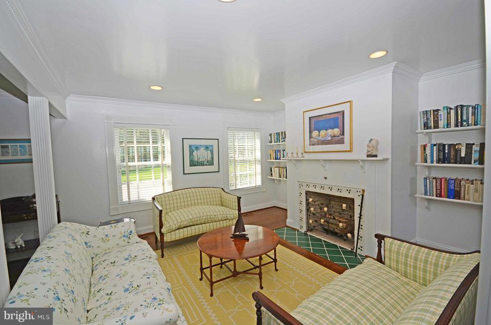 8855 Kemp Road Easton, MD 21601 - Photo 16 of 28 Living Room
