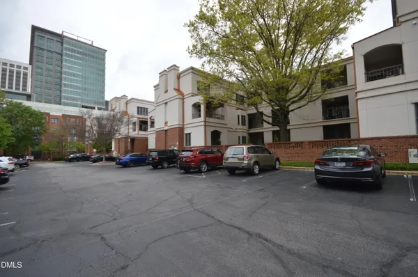 $2,100 | 236 East Davie Street, Raleigh, NC 27601