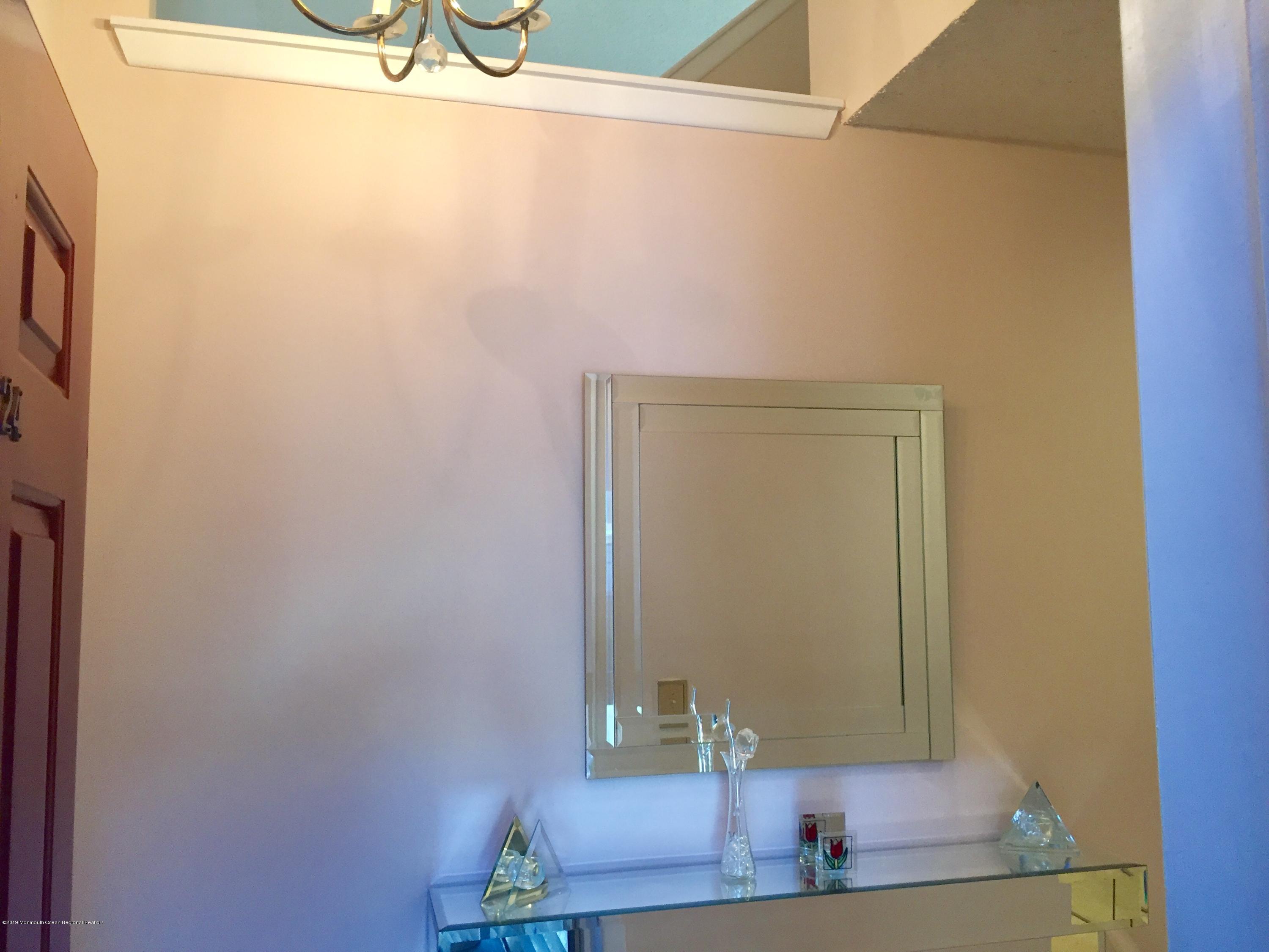 224 Ravenswood Road Englishtown, NJ 07726 - Photo 22 of 26 ravenfoyer
