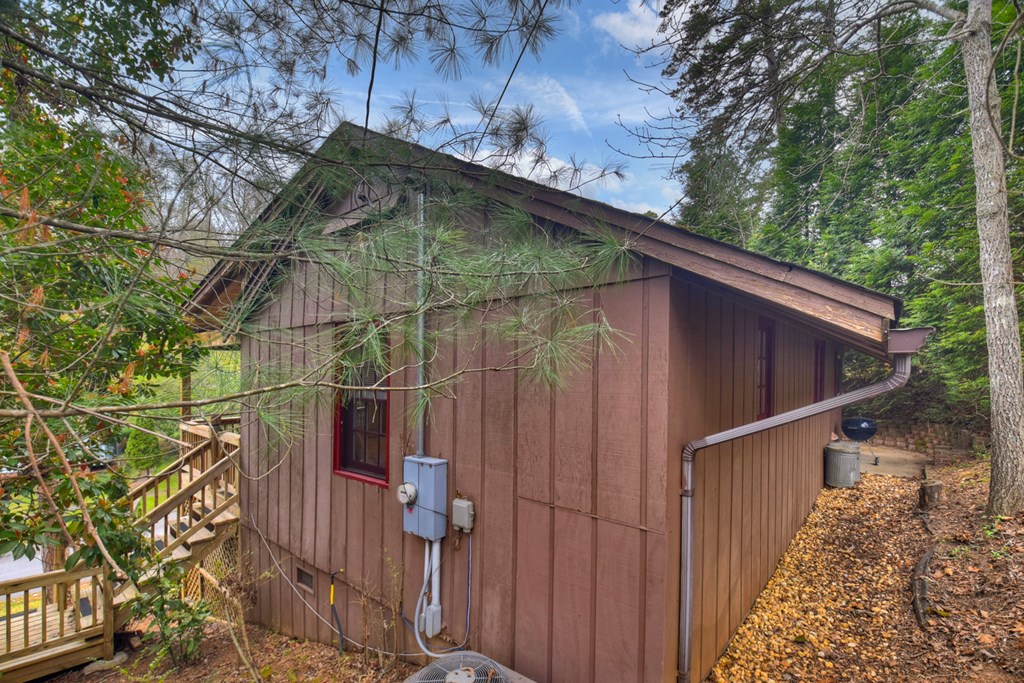 190 Village Road Murphy, NC 28906 - Photo 24 of 50 a backyard of a house with lots of green space
