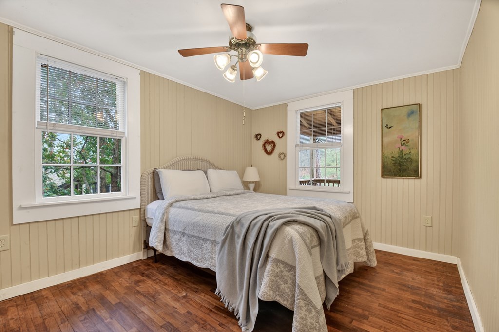 190 Village Road Murphy, NC 28906 - Photo 40 of 50 a bedroom with a bed and a window