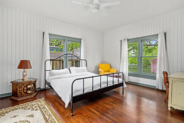 $2,100 | 806 East Main Street, Bellville, TX 77418