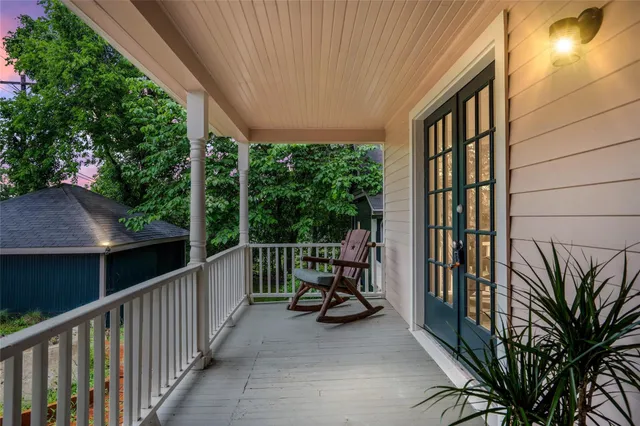 $2,100 | 806 East Main Street, Bellville, TX 77418