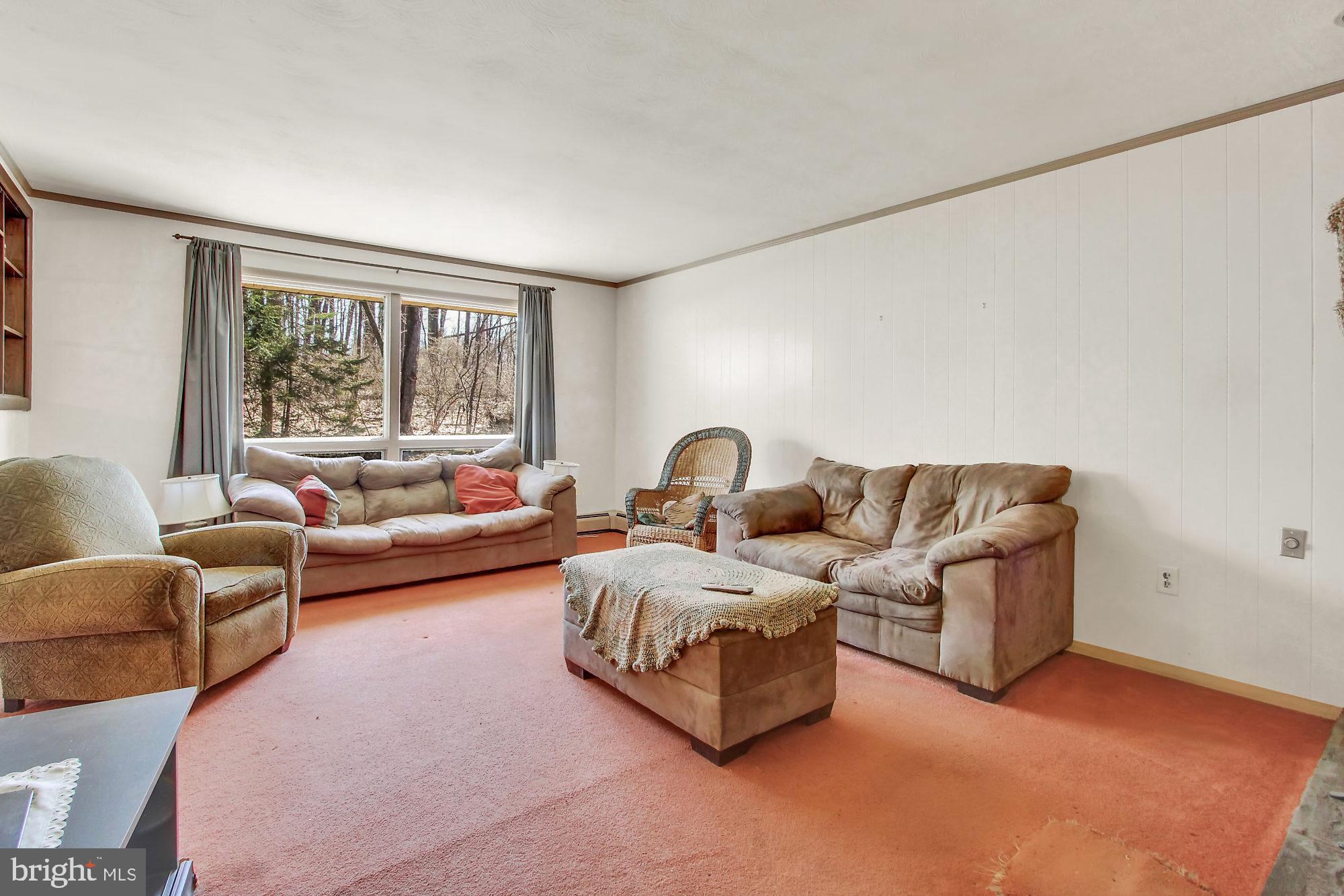 5543 Bossler Road Elizabethtown, PA 17022 - Photo 8 of 23 Living Room