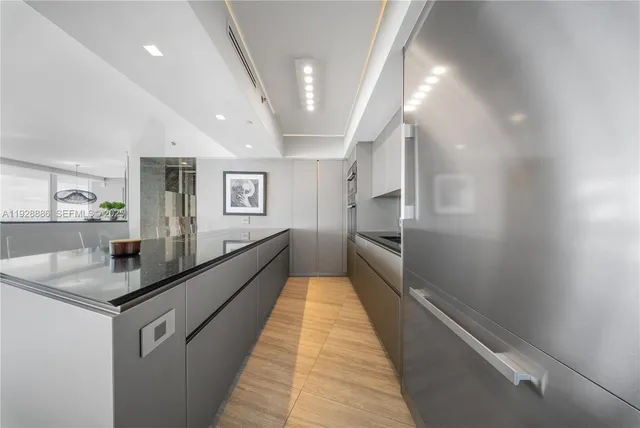 $27,500 | 450 Alton Road, Unit 3301, Miami Beach, FL 33139