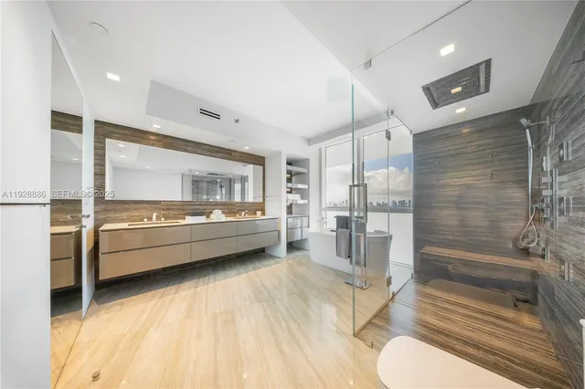 $27,500 | 450 Alton Road, Unit 3301, Miami Beach, FL 33139